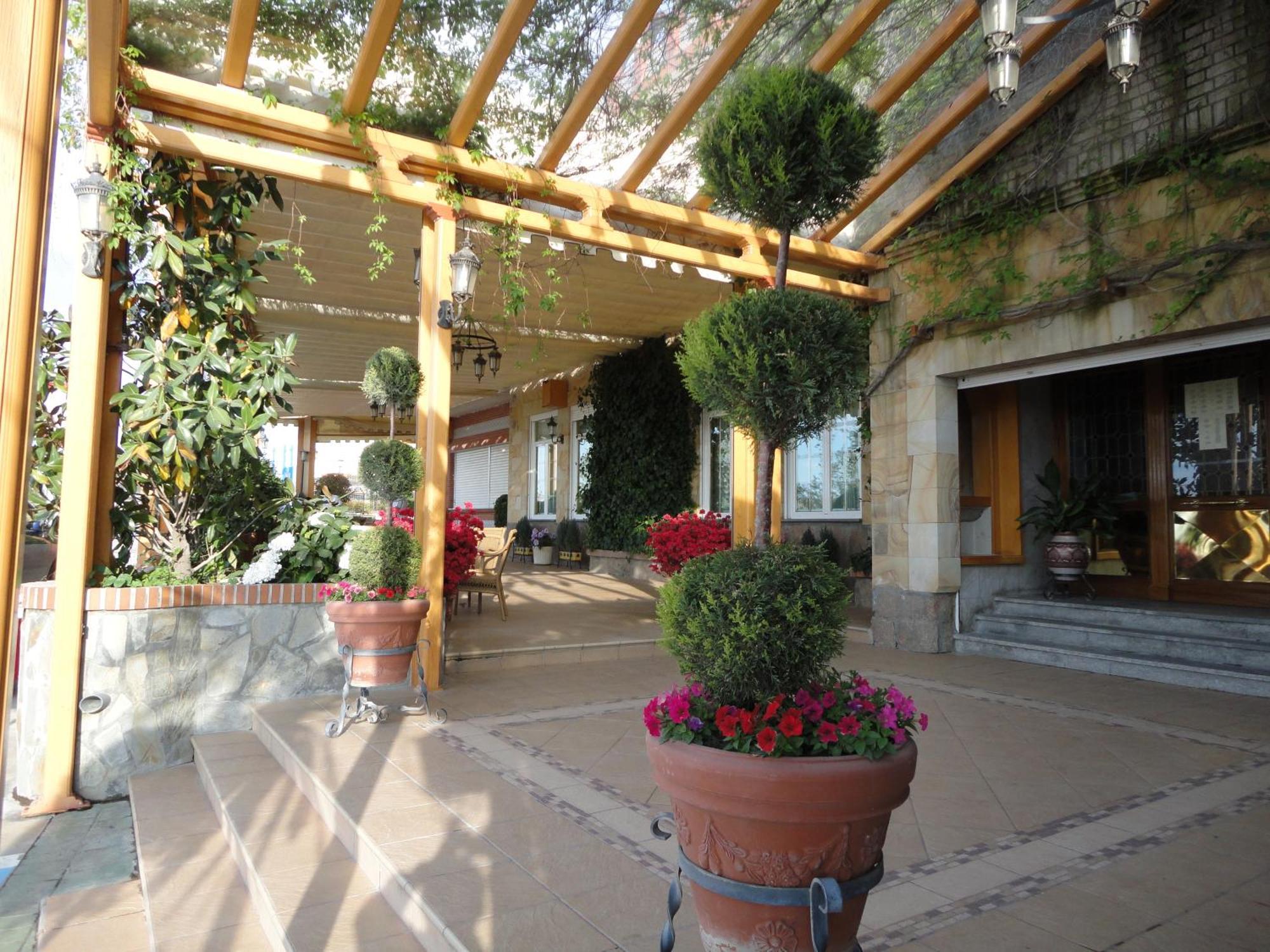 Hotel La Maruxina La Alameda de la Sagra Kültér fotó