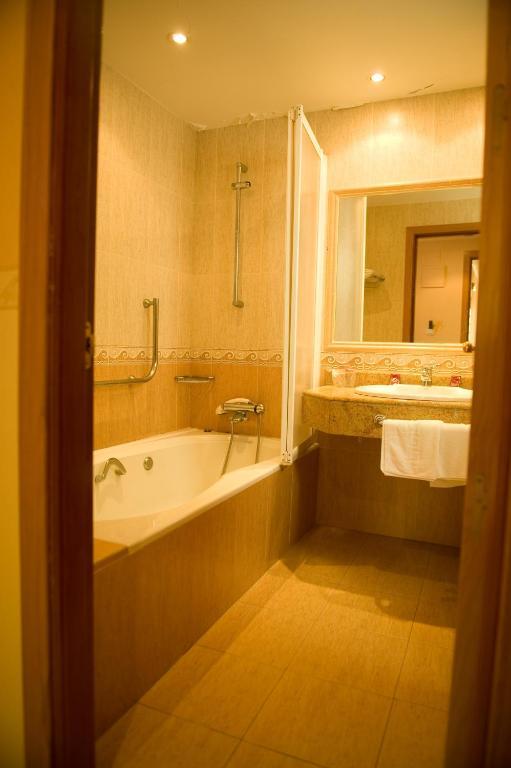 Hotel La Maruxina La Alameda de la Sagra Szoba fotó